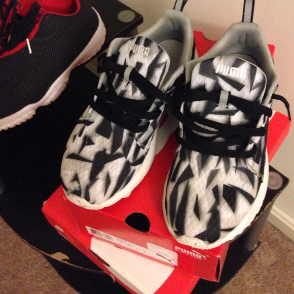 Puma shoes - Picture 1 of 4