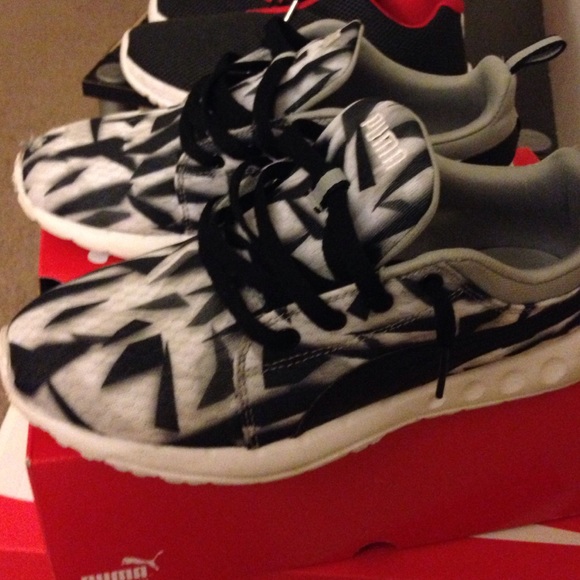 Puma shoes - Picture 2 of 4