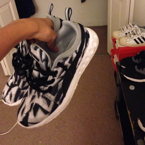 Puma shoes - Picture 4 of 4