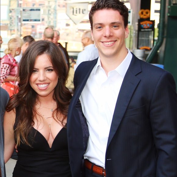 Meet your Posher, Taylor - Picture 2 of 3