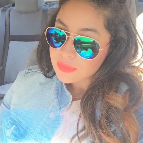 Meet your Posher, Mechelle