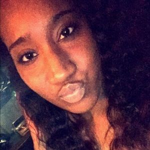 Meet your Posher, Ameia