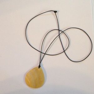 Pearl shell necklace