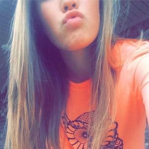 Meet your Posher, Alexis