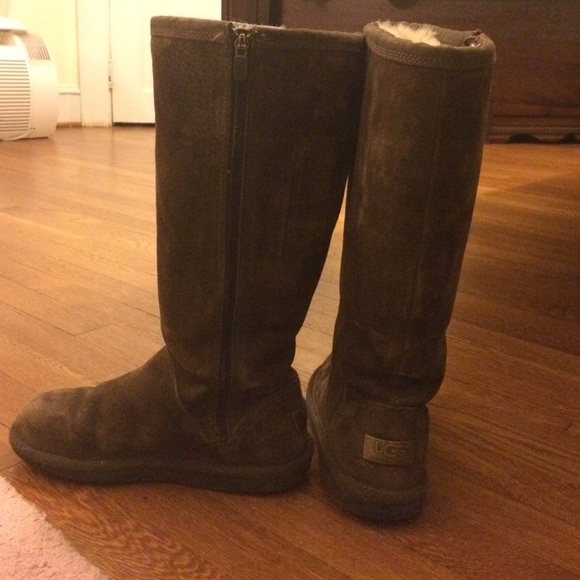 Tall Zip-Up brown UGGS, Size: 7 - Picture 2 of 4