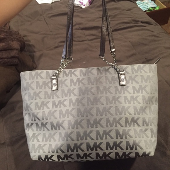 Michael Kors Handbags - 🚫🚫SOLD ON DIFFERENT SITE!🚫🚫