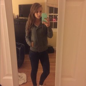 Traded 💝 Zip up with buttons