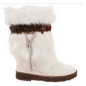 Perfect Winter Fur Boots.