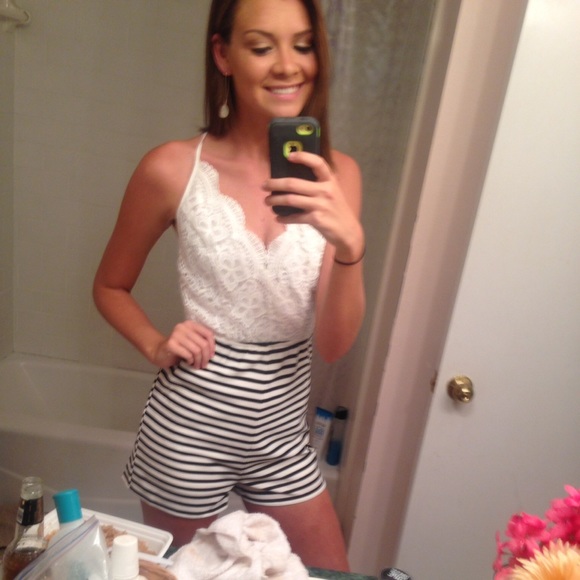 Romper! Open back! - Picture 3 of 4