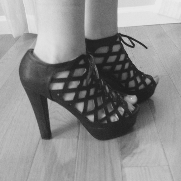 1-DAY SALE! Steve Madden Booties Lace up Heals
