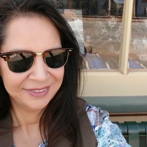 Meet your Posher, Consuelo