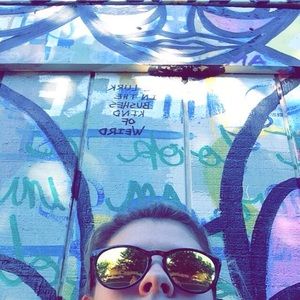 Meet your Posher, Sanger