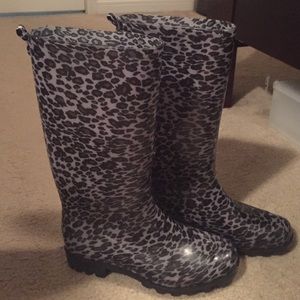 Cheetah print rain boots
