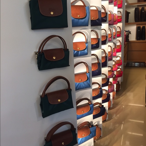 Meet your Posher, Caroline - Picture 1 of 1