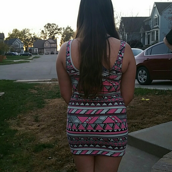 PINK dress - Picture 3 of 4