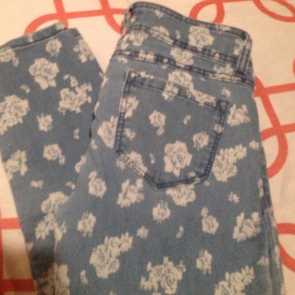flower jeans