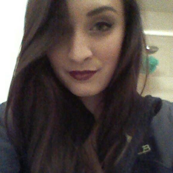 Meet your Posher, Christina - Picture 1 of 1