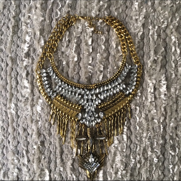 ❤️sold❤️ Large Gold Statement Necklace 😍 - Picture 3 of 3