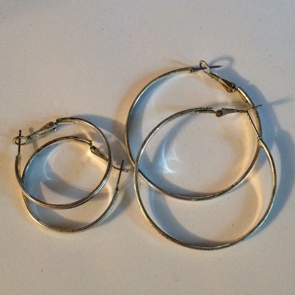 Silver hoops (set of 2)