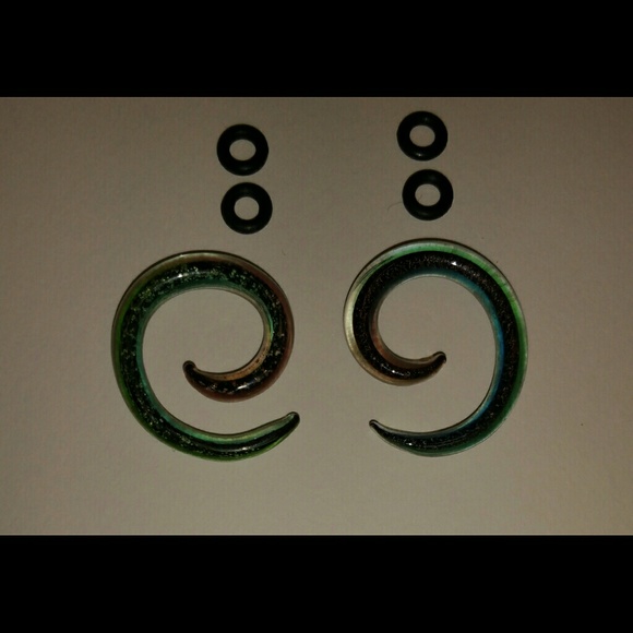 Spiral earrings