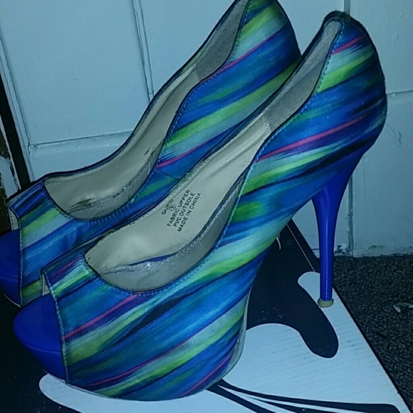 Multi color pump