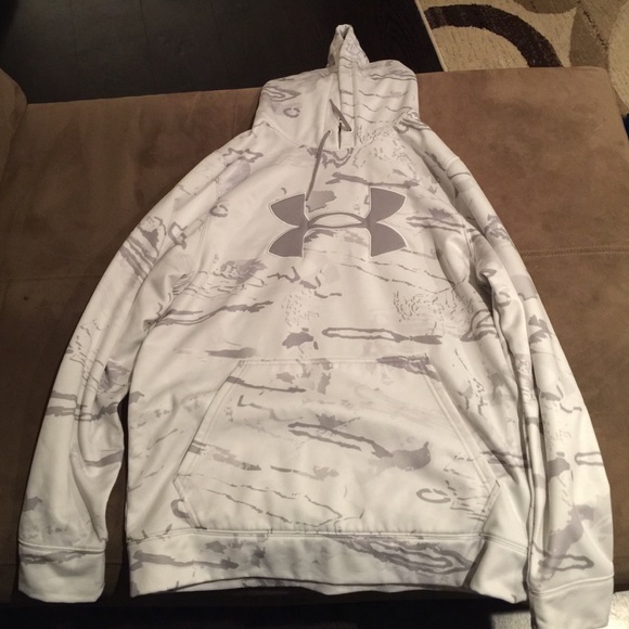 Men's Under Armour camo hoodie