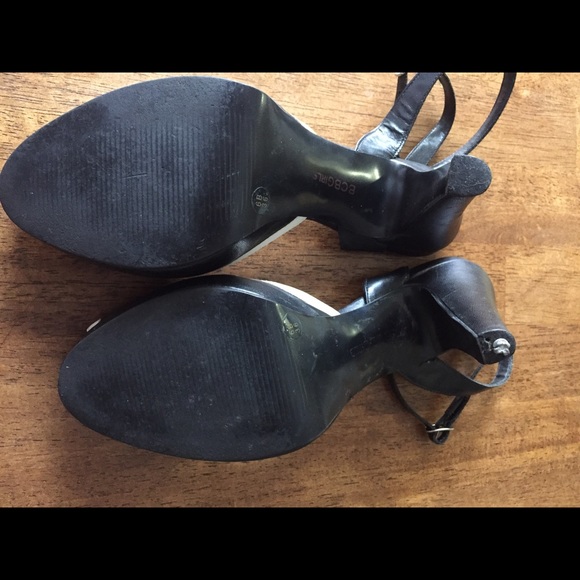 BCBG peep toe angle strap pumps - Picture 3 of 3