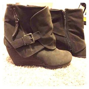 Size 7 blowfish booties