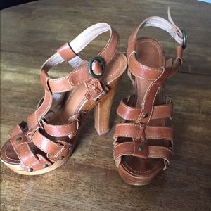 ✨TRADE✨ Frye brand platform sandals