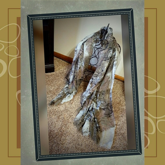 ❤Snake skin scarf❤