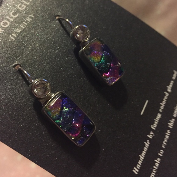 Gorgeous Glass Earrings - Picture 2 of 3