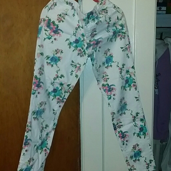 White/floral Aeropostale Jeans