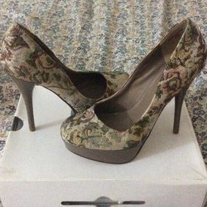 Floral pumps