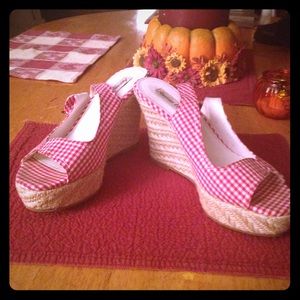 Red and white checked peep toe shoes