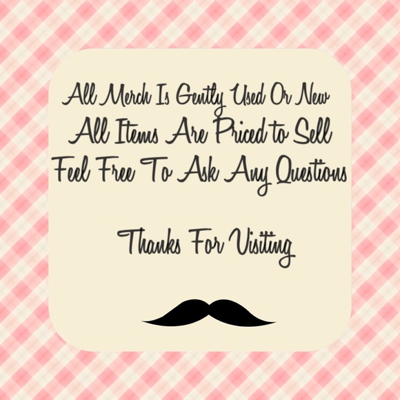 WELCOME TO MY CLOSET - Picture 3 of 3