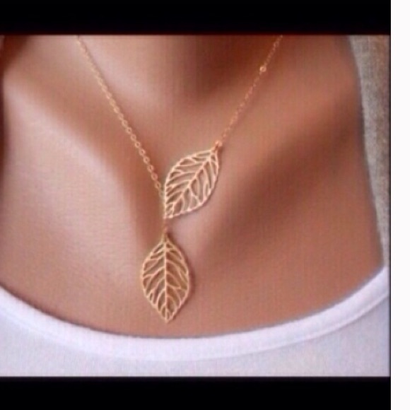 Jewelry - HOST PICK 7/28/16! Gold leaf necklace. NWT