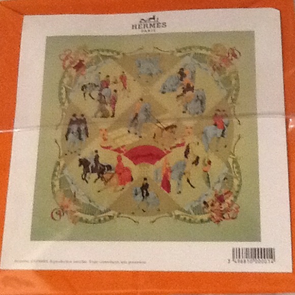 NEW HERMES Scarf-Musee Vivant du Cheval Chantilly - Picture 3 of 4