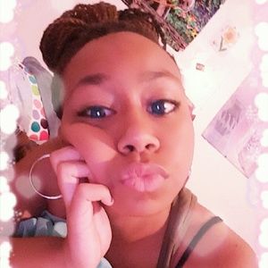 Meet your Posher, Briana