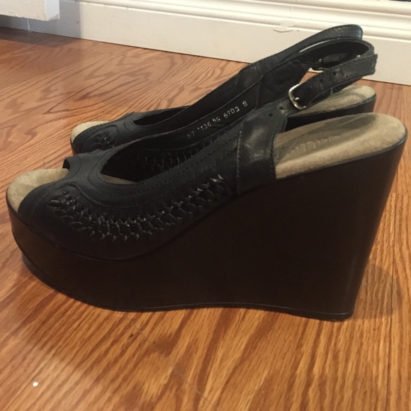 Black wedges size 8