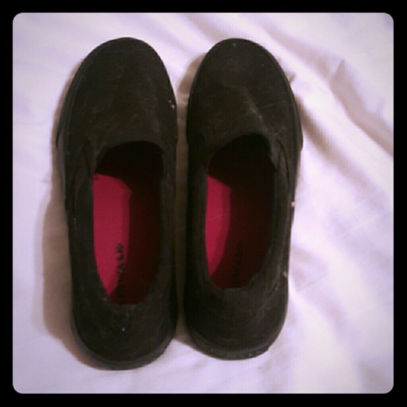 Airwalk Shoes - Black Slip Ons- LOWEST PRICE $$$