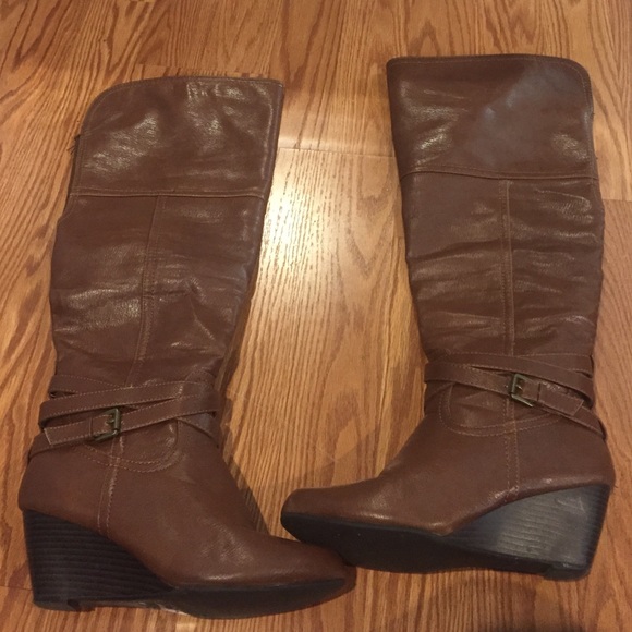 Knee high Cathy Jean boots size 9