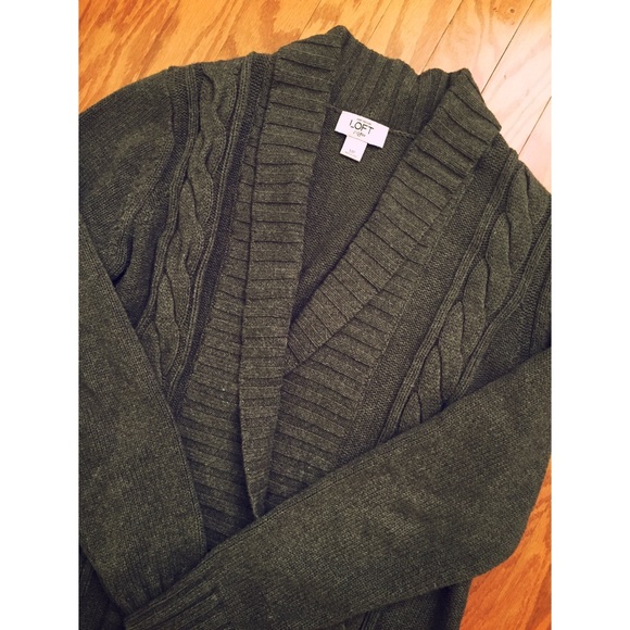 LOFT Sweaters - 🍃gray cable knit cardigan