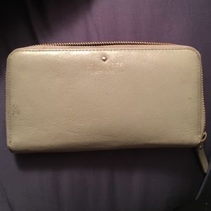 Kate Spade Light Grey Wallet