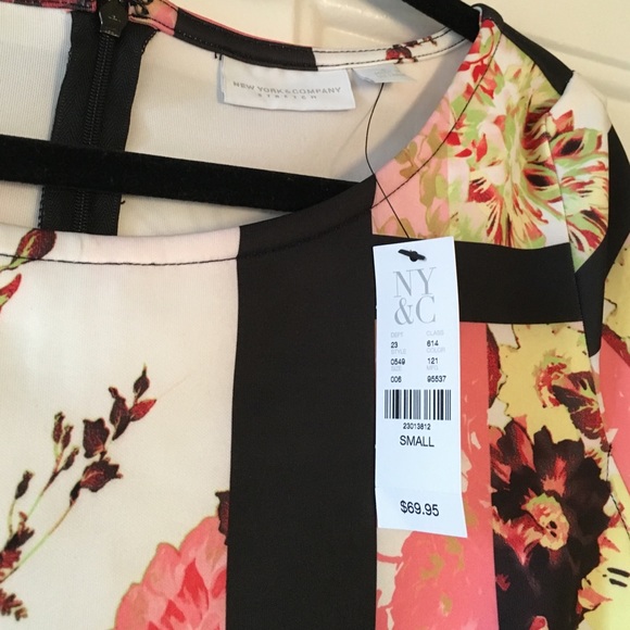 ❗️SOLD❗️New York & Co. Floral Bodycon Scuba Dress - Picture 3 of 4