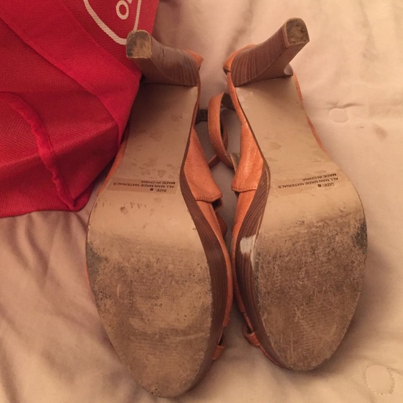 Heels - Picture 4 of 4