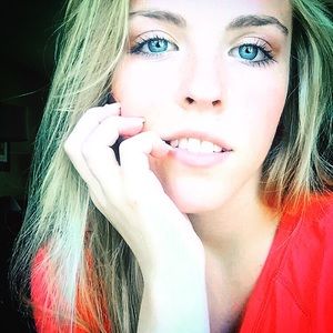 Meet your Posher, Michaela