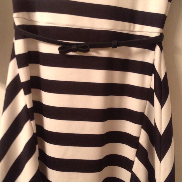 Flirty Little Striped 3/4 Sleeve Skater Dress - Picture 2 of 3