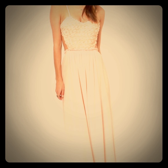Backless Ruffle Maxi