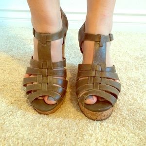 Jeffrey Campbell Heather Corky Olive Wedges size 7