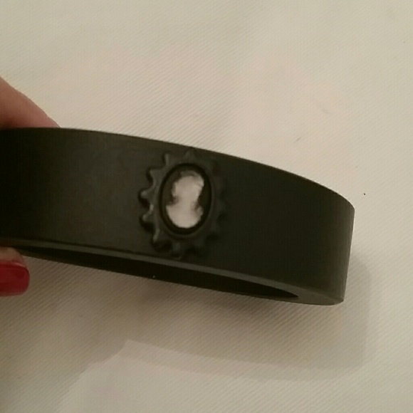 Cool cameo bracelet
